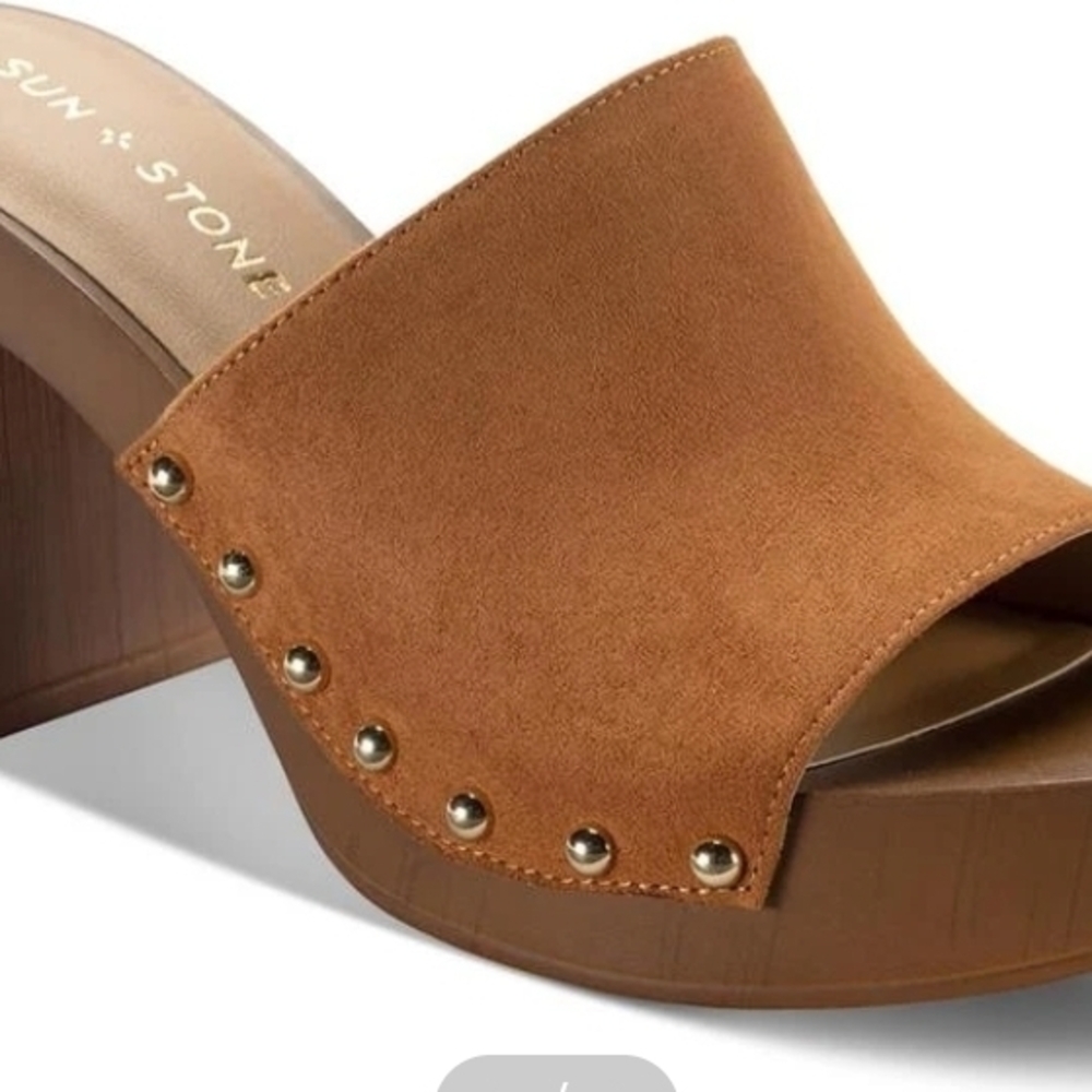 NIB $32 Sun + Stone Women's Tan Studded Clogs Size 6